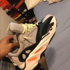 Yeezy boost 700 wave runners